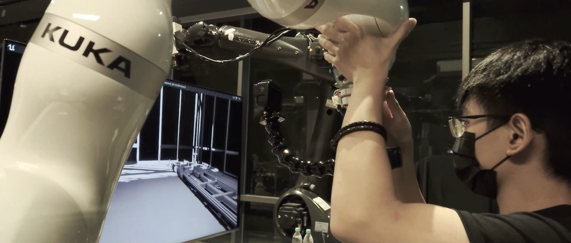 Frame rendered from the robot-driven virtual camera.